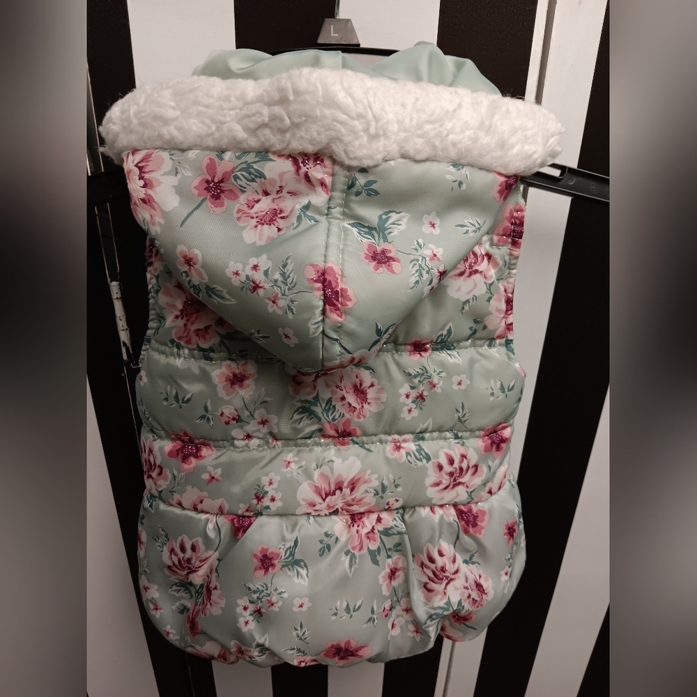 Toddler Puffer Vest - Picture 7 of 9